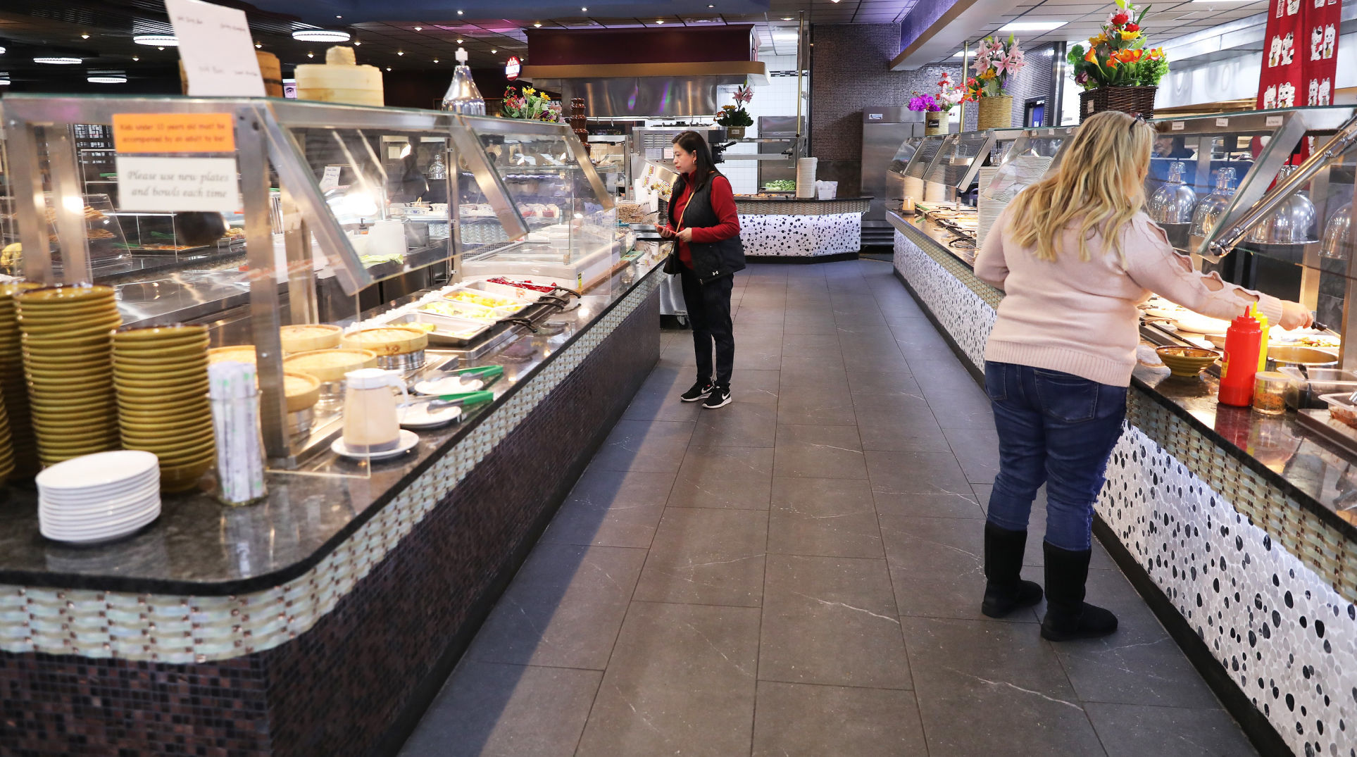 Toyosu buffet lines